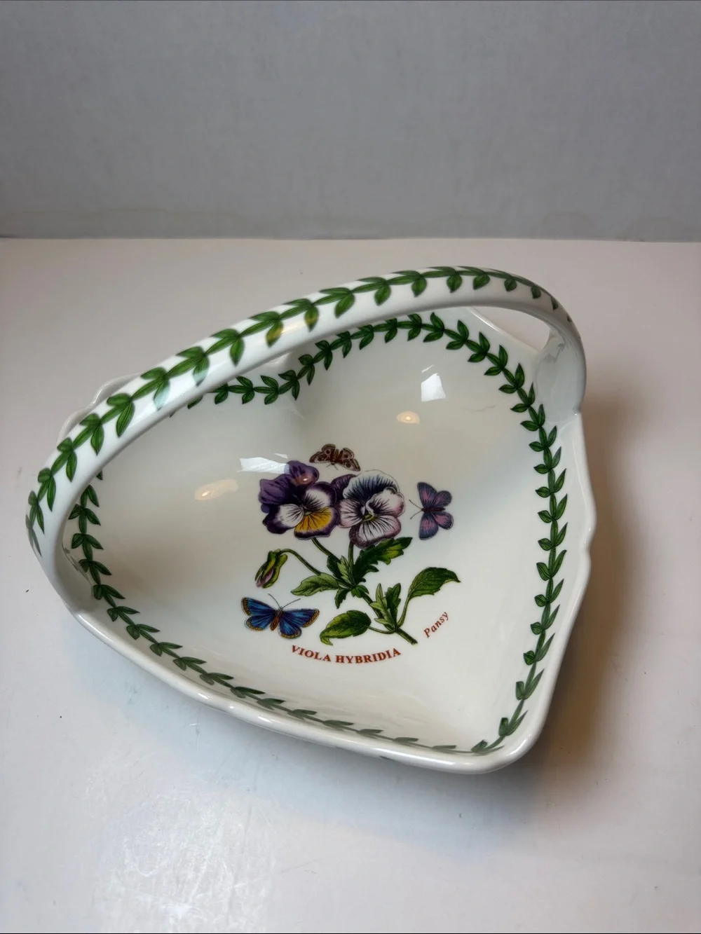 Portmeirion Ceramic 7” Heart Basket Botanic Garden PANSY Flowers